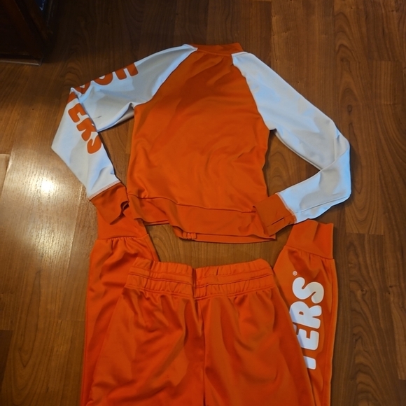 Small Vintage Hooters Tracksuit - Picture 10 of 10